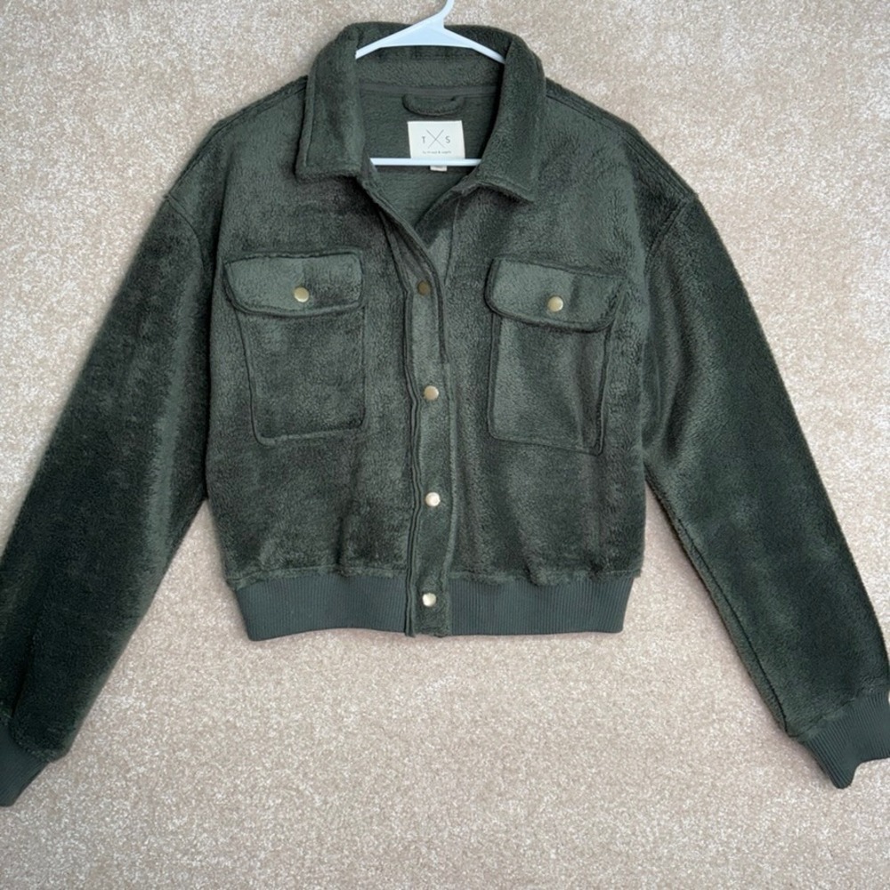 Thread & Supply Fleece Button Up Jacket Shacket Size XS Green Cozy Oversized